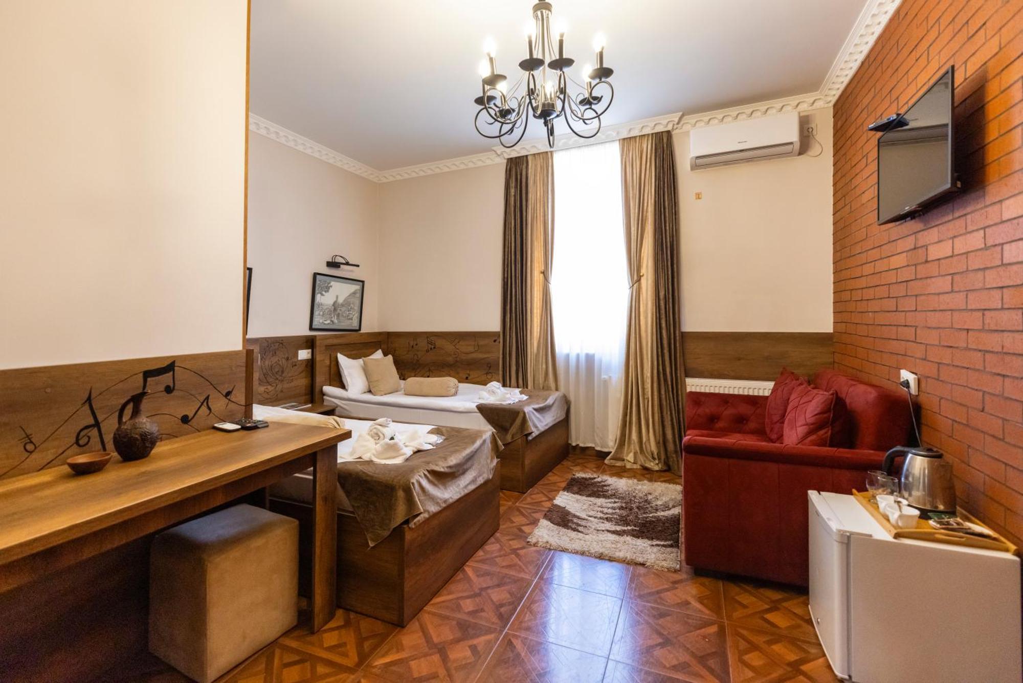 Hestia Boutique Hotel Гори Екстериор снимка