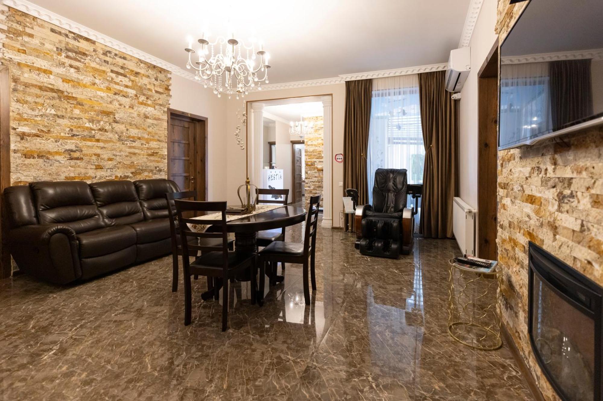 Hestia Boutique Hotel Гори Екстериор снимка
